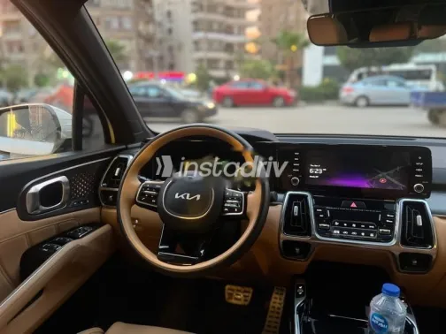 Kia Sorento 2023 White Used for Sale - 9