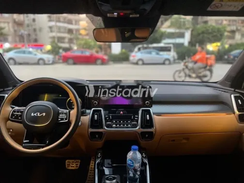 Kia Sorento 2023 White Used for Sale - 10