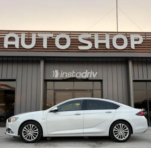 Opel Insignia 2019 White Used for Sale - 3