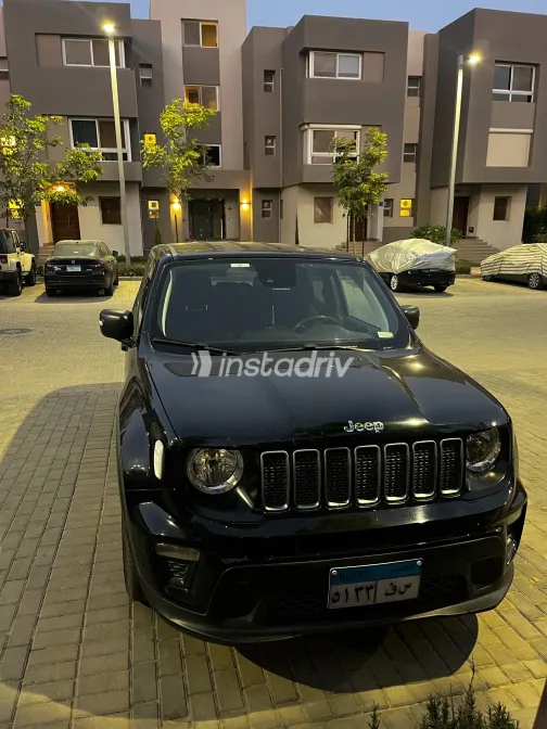 Jeep Renegade 2022 White Used for Sale - 3