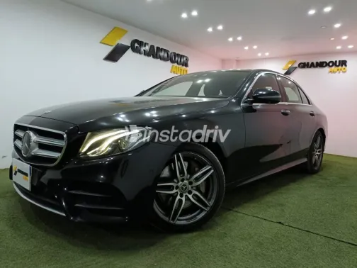 مرسيدس E 300 2018 أبيض مستعملة للبيع - 1