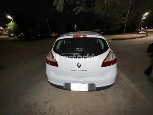 Renault Megane 2016 White Used for Sale - 7