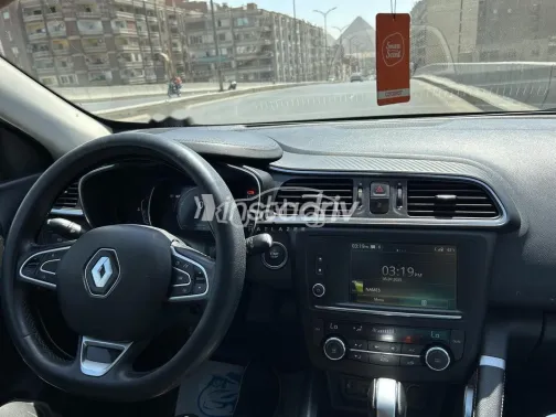Renault Kadjar 2019 White Used for Sale - 8