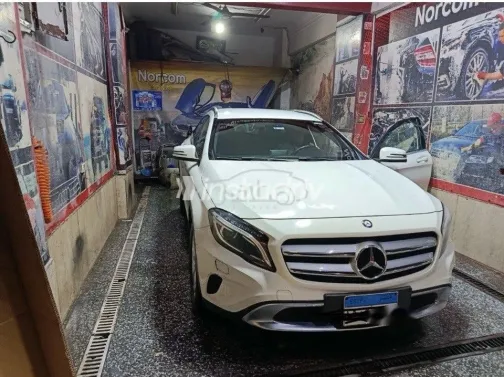 مرسيدس GLA 200 2015 أبيض مستعملة للبيع - 1