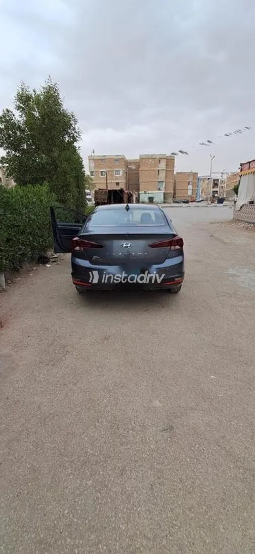 Hyundai Elantra AD 2019 White Used for Sale - 1