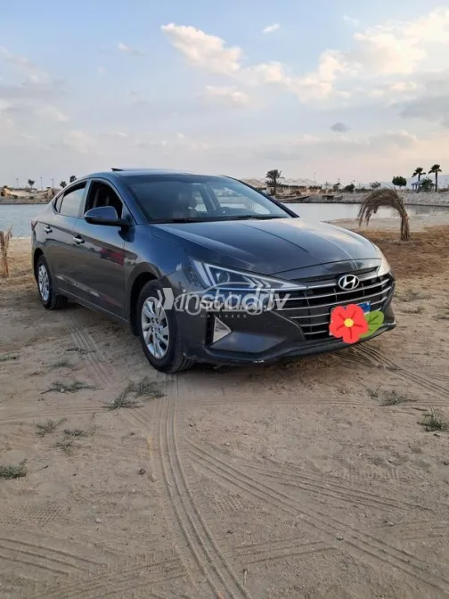 Hyundai Elantra AD 2019 White Used for Sale - 2