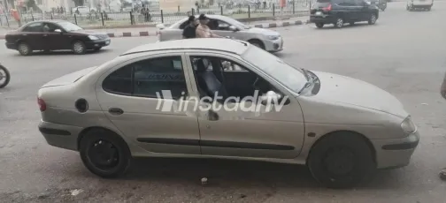 رينو ميجان 2001 زيتي مستعملة للبيع - 6