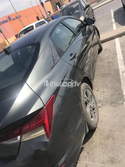 Hyundai Elantra CN7 2021 White Used for Sale - 3