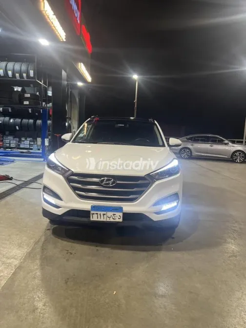 Hyundai Tucson 2017 White Used for Sale - 4