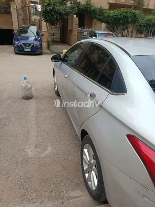 Chery Arrizo 5 2022 White Used for Sale - 4