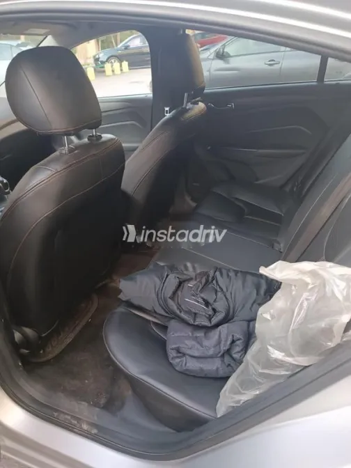 Chery Arrizo 5 2022 White Used for Sale - 8