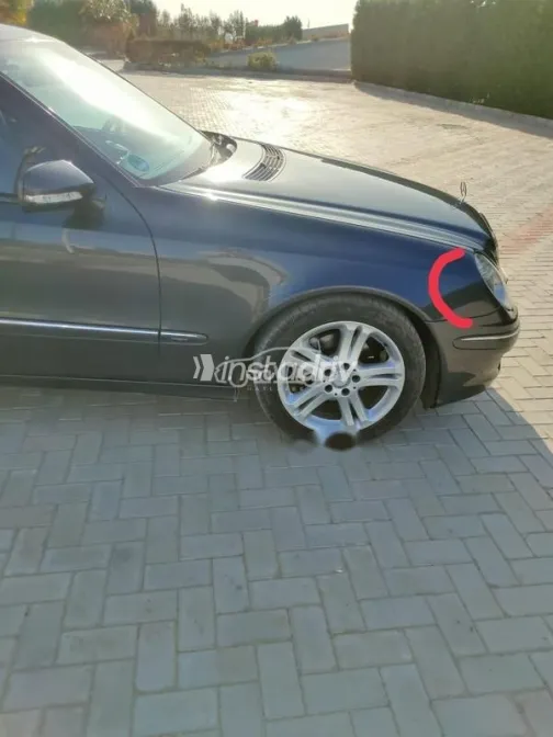 Mercedes E 200 2009 Gray Used for Sale - 3