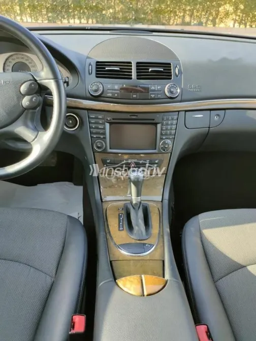 Mercedes E 200 2009 Gray Used for Sale - 7