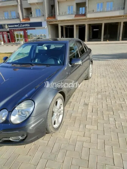 Mercedes E 200 2009 Gray Used for Sale - 9