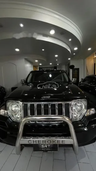 جيب شيروكي 2008 أسود مستعملة للبيع