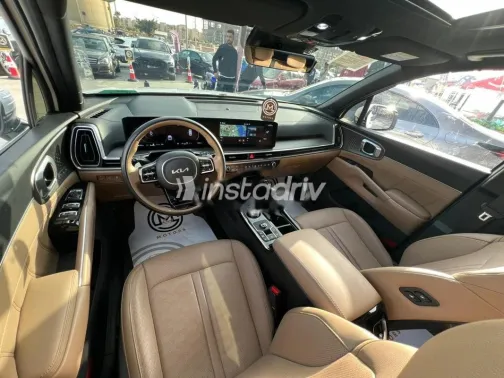 كيا سورينتو 2021 أبيض مستعملة للبيع - 7