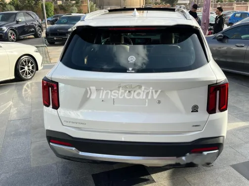 كيا سورينتو 2021 أبيض مستعملة للبيع - 9