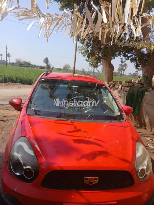 جيلي اكس باندينو 2015 أحمر مستعملة للبيع - 2