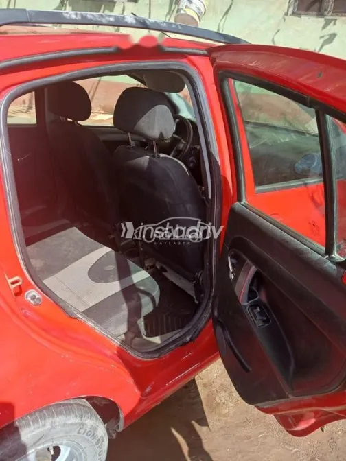 جيلي اكس باندينو 2015 أحمر مستعملة للبيع - 4