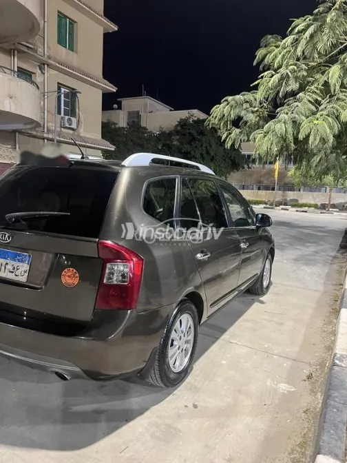 Kia Carens 2013 Mocha Used for Sale - 3
