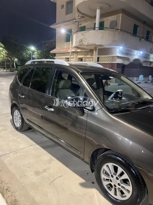 Kia Carens 2013 Mocha Used for Sale - 4