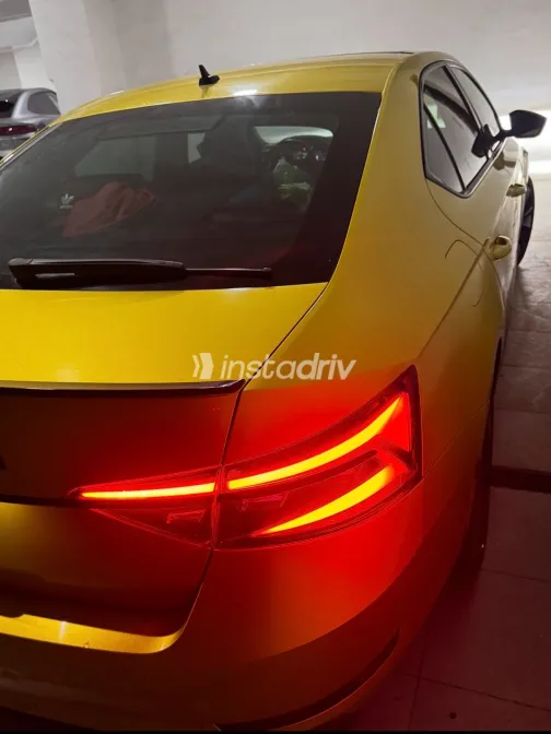 سكودا سوبيرب 2021 أبيض مستعملة للبيع - 6