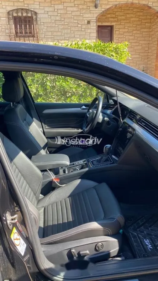 فولكس فاغن باسات 2022 أبيض مستعملة للبيع - 6