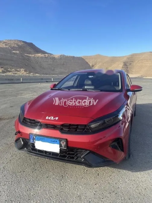 كيا جراند سيراتو 2022 أبيض مستعملة للبيع - 1