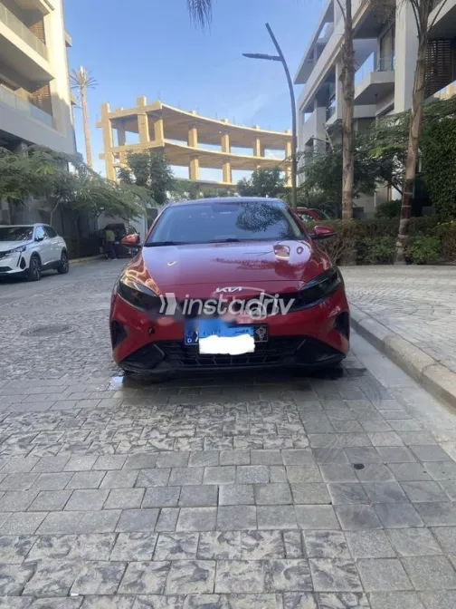 كيا جراند سيراتو 2022 أبيض مستعملة للبيع - 2