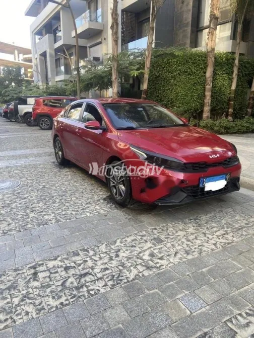 كيا جراند سيراتو 2022 أبيض مستعملة للبيع - 4