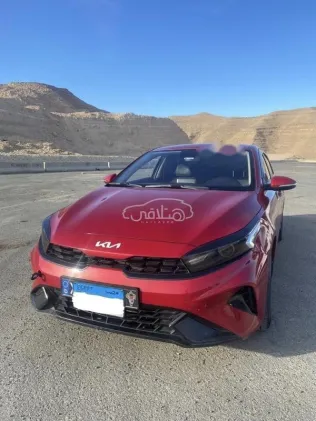 كيا جراند سيراتو 2022 أبيض مستعملة للبيع