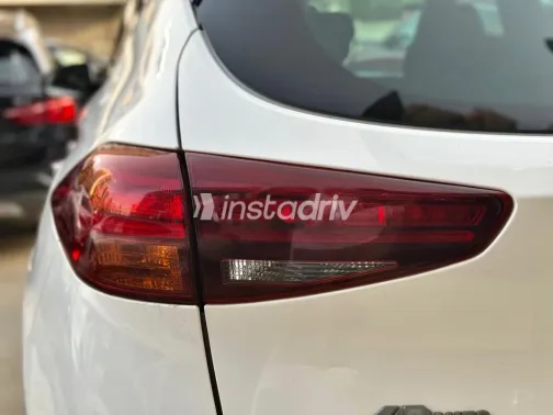 Hyundai Tucson GDI 2021 White Used for Sale - 9