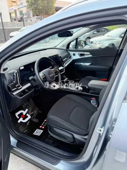 Kia Sportage 2025 Silver Used for Sale - 9