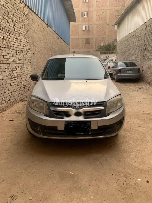 لادا جرانتا 2020 أبيض مستعملة للبيع - 2