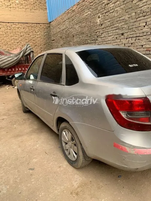 لادا جرانتا 2020 أبيض مستعملة للبيع - 6