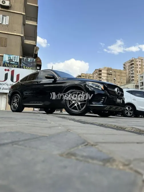 مرسيدس GLC 300 2019 أسود مستعملة للبيع - 4