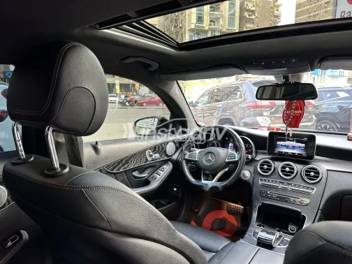 مرسيدس GLC 300 2019 أسود مستعملة للبيع - 9