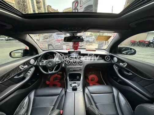 مرسيدس GLC 300 2019 أسود مستعملة للبيع - 10