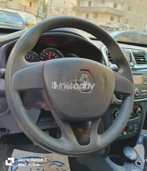 Renault Logan 2016 Red Used for Sale - 10