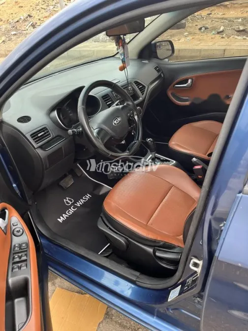 Kia Picanto 2017 White Used for Sale - 3