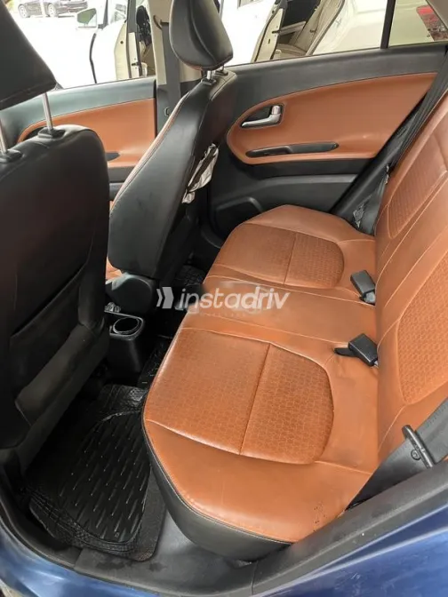 Kia Picanto 2017 White Used for Sale - 4