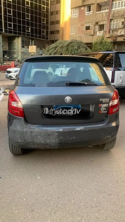 سكودا فابيا 2009 رمادي مستعملة للبيع - 2