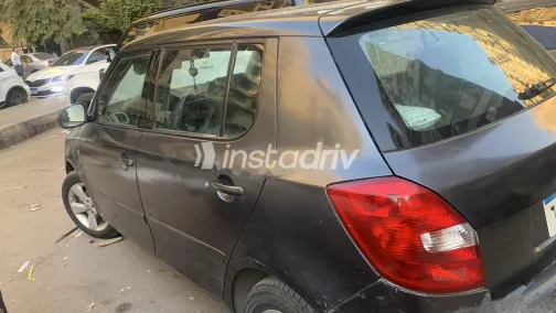 سكودا فابيا 2009 رمادي مستعملة للبيع - 3