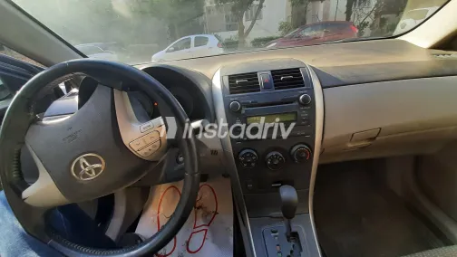 تويوتا كورولا 2013 أبيض مستعملة للبيع - 6