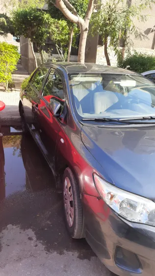 تويوتا كورولا 2013 أبيض مستعملة للبيع