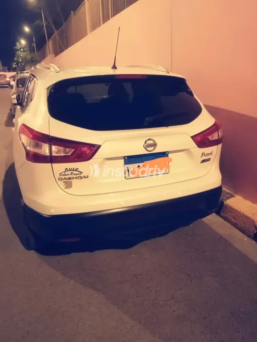 Nissan Qashqai 2015 White Used for Sale - 1