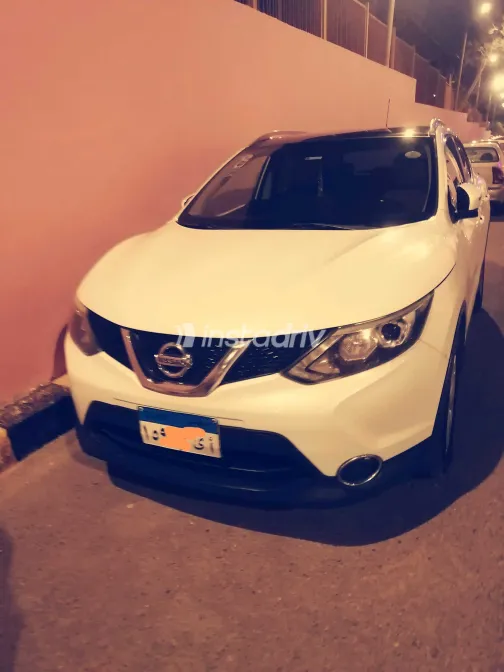 Nissan Qashqai 2015 White Used for Sale - 3
