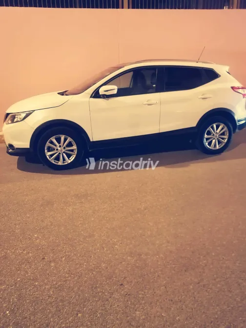 Nissan Qashqai 2015 White Used for Sale - 4