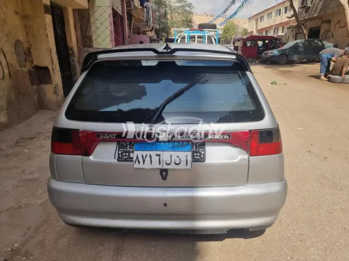 سيات ابيزا 1994 فضي مستعملة للبيع - 5