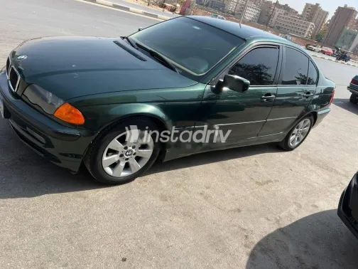 بي ام دبليو 318 2001 أخضر مستعملة للبيع - 1